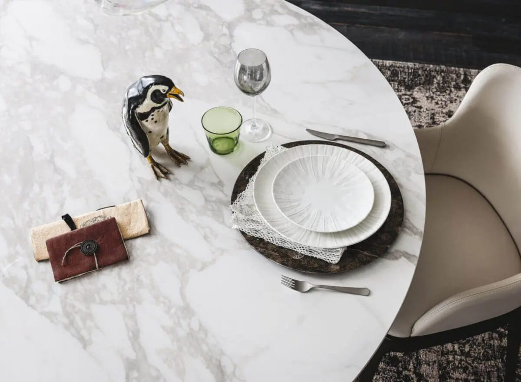 Majestic carrara rundtspisebord