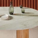 Oval spisebord i keramikk