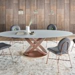 Oval spisebord kvartskompositt